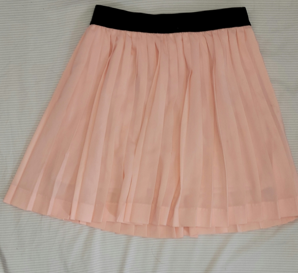 Pleated mini skirt